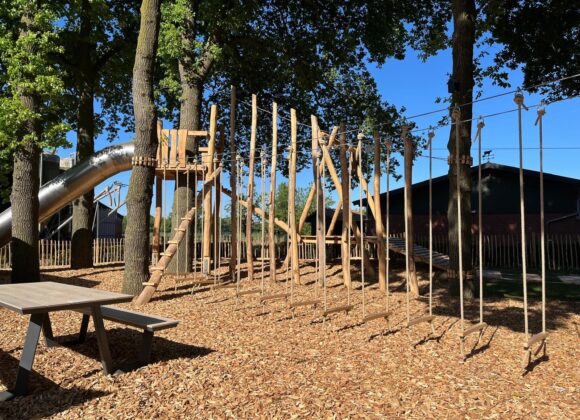 Rastplatz mit Spielmöglichkeit in Hoogstede Rastplatz mit Spielmöglichkeit in Hoogstede